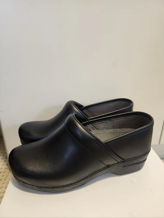 New Dansko XP 2.0 Black Waterproof Leather Closed Back Clogs Sz.8/38 Ret. $165 - Picture 2 of 8